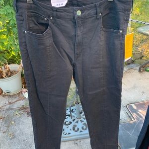 NWT HIGH WAIST BLACK JEANS WITH SLITS